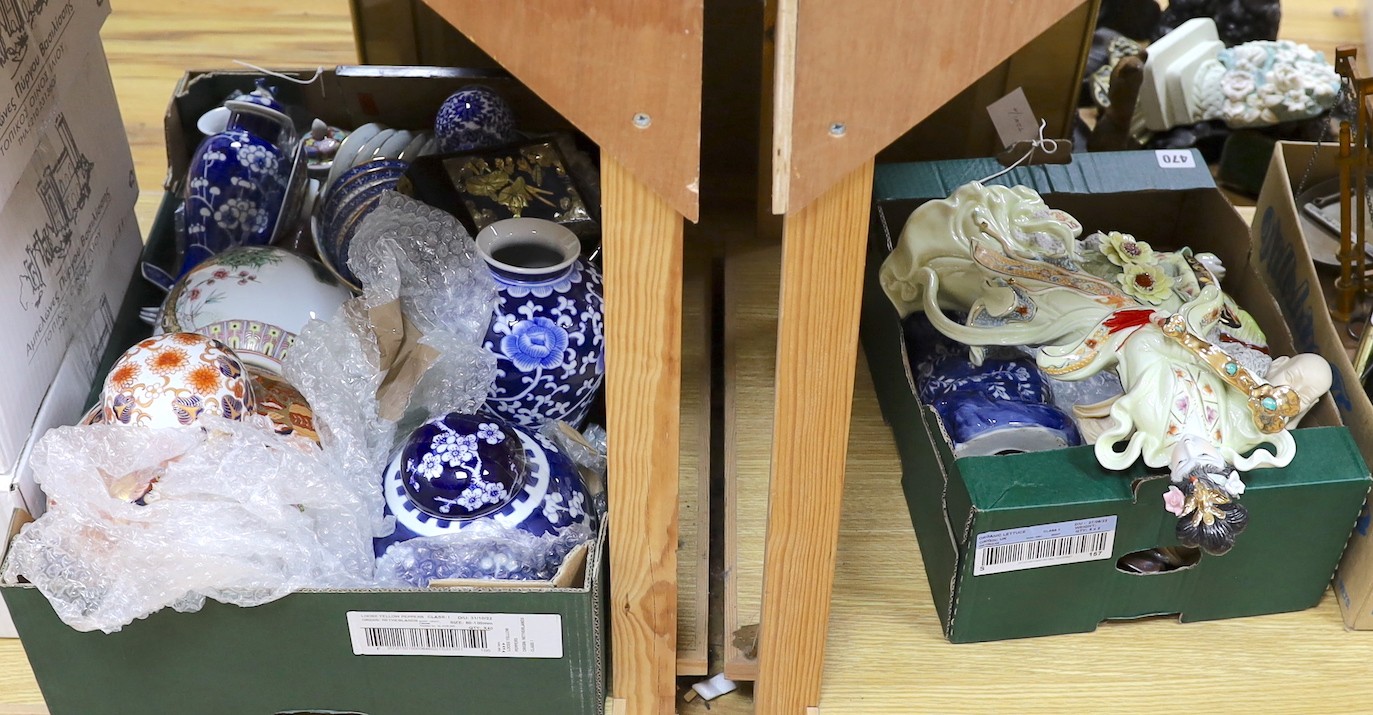 A quantity of decorative Chinese porcelain